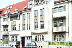 Gemütliche 2-Raum-Wohnung mit zwei Balkonen in Stadtfeld Ost