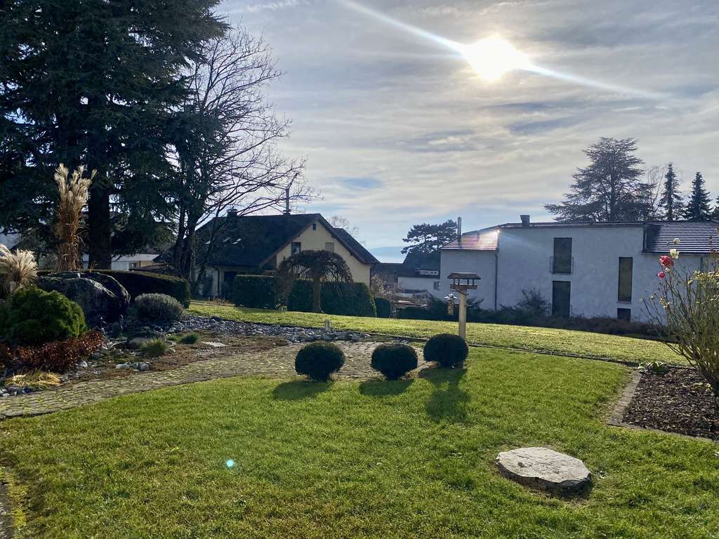 Wohntraum in Villenlage mit Garten und  Seeblick