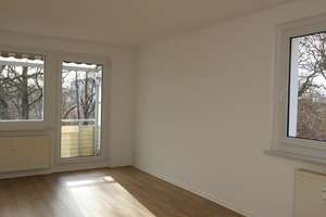 Sonnige 3-Raumwohnung im GRÜNEN sucht neuen Mieter – Albert-Schweitzer-Straße 18, 9116 Altendorf, Chemnitz – Vorschaubild 1
