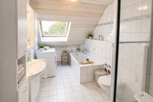 Idyllische Maisonette mit viel Platz zum Wohlfühlen und sonnigem Balkon – Die vollständige Adresse der Immobilie erhältst du vom Anbieter., 46562 Voerde (Niederrhein) – Vorschaubild 6