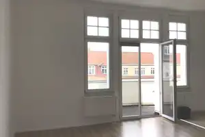 Großzügige 2-Raum-Wohnung mit großem Balkon, amerikanischer Küche und Fahrstuhl nahe Hasselbachplatz – Harnackstr. 3, 39104 Magdeburg – Vorschaubild 3