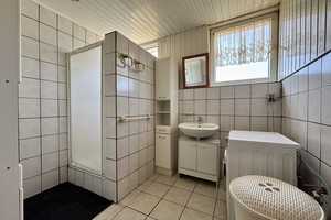 * PV-Anlage * EBK  * Wintergarten * Dach von 2014 * Carport * Garage * Werkstatt * Gartenhütte * – Leer (Kreis) – Vorschaubild 14