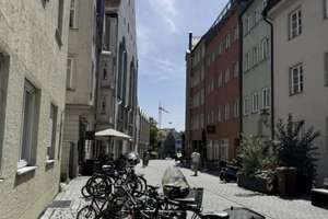 +++ Bestlage Innenstadt - 1,5 Zimmer mit hellem Balkon - Einbauküche - ohne Makler +++ – Dominikanergasse 22, 86150 Lechviertel, östl. Ulrichsviertel, Augsburg – Vorschaubild 3