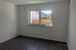 Neuwertige 3-Zimmer Wohnung mit großem Balkon ! – Die vollständige Adresse der Immobilie erhältst du vom Anbieter., 94315 Kernstadt, Straubing – Vorschaubild 10