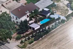 Wohlfühlhaus mit 148 m², 5 Zimmer, 2 Bäder, Sauna, Garten, Werkstatt & Gewächshaus in Treuenbrietzen – Jüterboger Str. 77, 14929 Potsdam-Mittelmark (Kreis) – Vorschaubild 1