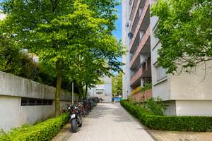 PENTHOUSE FEELING MIT PANORAMA BLICK! Sehr gut vermietete Kapitalanlage/Eigennutzung mit Aufzug & TG – 79114 Weingarten, Freiburg im Breisgau – Vorschaubild 4