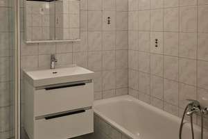 Geräumige, gut geschnittene Etagenwohnung für Familien in zentraler Lage – Hagenauer Str. 31, 42107 Elberfeld, Wuppertal – Vorschaubild 3