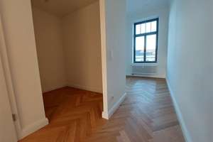 STILVOLL wohnen auf 145 m² mit Balkon und 2 Bädern !! – Straße der Nationen 58, 9111 Zentrum, Chemnitz – Vorschaubild 7