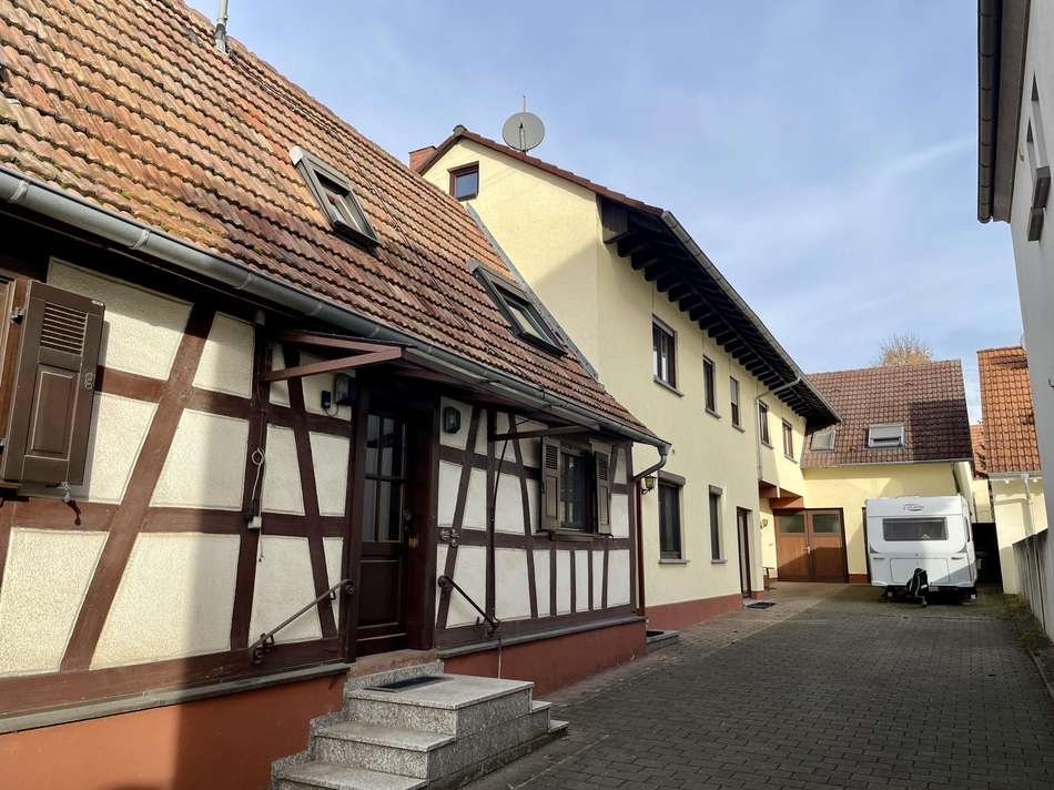 Hof Vorderhaus Hinterhaus und 