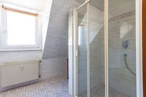 Mehrfamilienhaus mit großem Hintergebäude und Hofflächen für mehrere PKW – Die vollständige Adresse der Immobilie erhältst du vom Anbieter., 42651 Solingen-Mitte, Solingen – Vorschaubild 22
