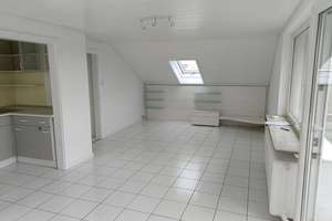 "Helle, ruhige 2 Zimmer DG Wohnung mit Balkon in schöner Lage von Degerloch" – Felix-Dahn-Str. ., 70597 Degerloch (Ortsteil), Stuttgart – Vorschaubild 5