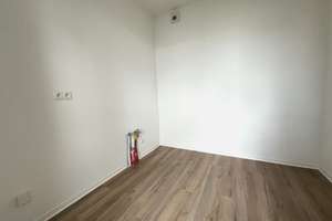 Wohnen im Neubau: Moderne 4-Zimmer-Wohnung mit Tageslichtbad, Badewanne, Dusche und Loggia – Kreuzstraße 23, 4103 Zentrum-Ost, Leipzig – Vorschaubild 4