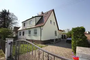 Renovierte kl. Doppelhaushälfte mit großem, gepflegtem Garten, Garage und Gartenhaus! – Kirschenweg 0, 86169 Augsburg – Vorschaubild 6
