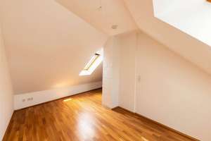 ÜBER DEN DÄCHERN DER KÖLNER SÜDSTADT - 2 ZIMMER-MAISONETTE MIT DACHTERRASSE UND EINBAUKÜCHE – 50677 Neustadt/Süd, Köln – Vorschaubild 19