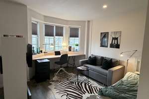 Nachmieter für stilvoll eingerichtetes Studentenapartment im sanierten Altbau gesucht