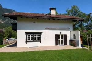 Garmisch-Partenkirchen - stilvolles Landhaus mit Bergblick und Garage – Die vollständige Adresse der Immobilie erhältst du vom Anbieter., 82467 Garmisch-Partenkirchen – Vorschaubild 12