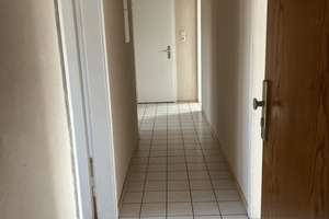 Schöne helle 3-Zimmer Dachgeschosswohnung in Düsseldorf-Hamm mit Balkon – Aderkirchweg 67, 40221 Hamm, Düsseldorf – Vorschaubild 2