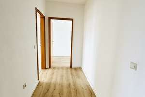 frisch sanierte 2 Raum Wohnung mit Balkon und EBK +++TOP+++ ab sofort in Chemnitz Gablenz – Kreherstraße 27, 9126 Gablenz, Chemnitz – Vorschaubild 2
