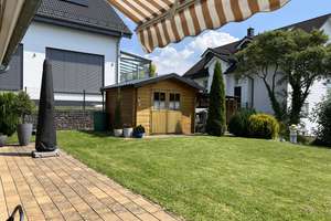 Neuwertiges Zweifamilienhaus in ruhiger, zentraler Lage von Kreuztal! – Die vollständige Adresse der Immobilie erhältst du vom Anbieter., 57223 Kreuztal – Vorschaubild 4