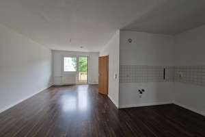Vom Kochlöffel direkt aufs Sofa***3 Zimmer mit Tageslichtbad und Balkon! – Andromedaweg 7, 4205 Grünau-Nord, Leipzig – Vorschaubild 2