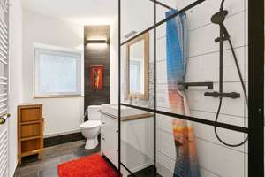 Property thumbnail 11