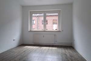 Sehr schöne 2-Raumwohnung im 2. OG mit Balkon und Vinylboden in Zentrumsnähe... – Gutenbergstr. 228, 47798 Stadtmitte, Krefeld – Vorschaubild 3