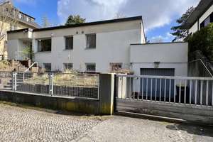 200 m zum Schlachtensee: Interessanter Bungalow mit Potenzial
