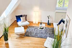 Sofort frei: Komplettes Dachgeschoss - Großzügige, ruhige 2-Zimmer-DG-Wohnung mit Galerie – Die vollständige Adresse der Immobilie erhältst du vom Anbieter., 81247 Obermenzing, München – Vorschaubild 1