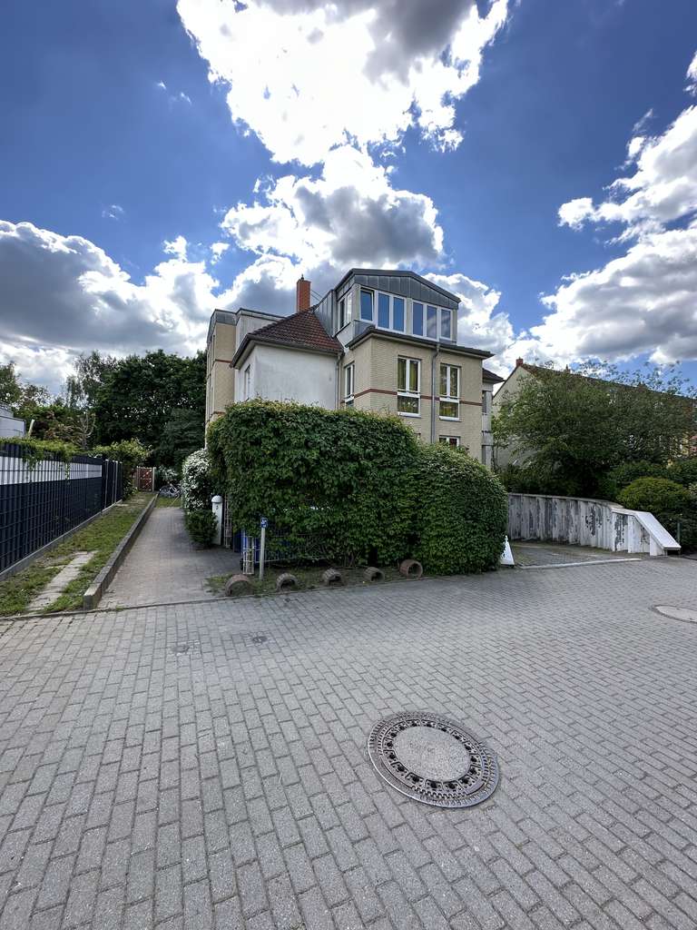 Immobilie in Stahnsdorf - Attraktive 2-Zimmer-Wohnung mit sonnigem Balkon & Tiefgaragenstellplatz in ruhiger Lage - Bild 0