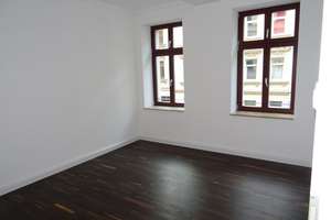 Schöne 3-Raum-Wohnung mit hochwertiger Ausstattung - Parkett, Wanne, Balkon! – Mierendorffstr. 43, 4318 Anger-Crottendorf, Leipzig – Vorschaubild 2
