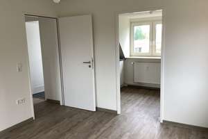 Da kommt man gern Heim: renovierte 1-Zimmer- Dachgeschoss- Wohnung mit Ausblick! – Röntgenstr. 9, 23562 Sankt Jürgen, Lübeck – Vorschaubild 5