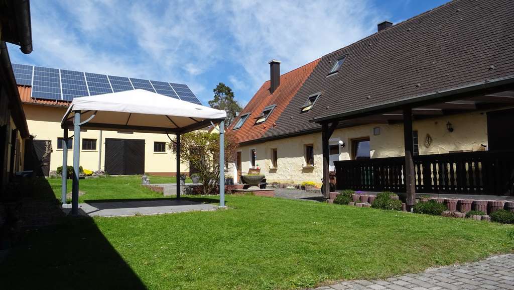 Immobilie in Heilsbronn - Ehemaliger Dreiseithof mit viel Potenzial - Bild 1