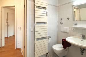 Gut geschnittene 3-Zimmer-Wohnung im 2. OG mit schönem Balkon in sehr gepflegter grüner Wohnanlage – Herzog-Ferdinand-Straße 13, 85456 Wartenberg – Vorschaubild 32