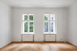 Charmante 2-Zimmer-Wohnung mit Stuck in Prenzlauer Berg – Die vollständige Adresse der Immobilie erhältst du vom Anbieter., 10439 Prenzlauer Berg, Berlin – Vorschaubild 2