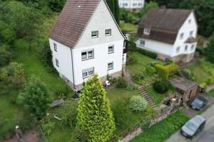 Zweifamilienhaus mit Erweiterungsmöglichkeiten in Bad Karlshafen – Am Hang 4, 34385 Bad Karlshafen – Vorschaubild 1