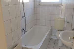 2-Raum-DG-Wohnung mit Wohnküche zum Wohlfühlen zu vermieten! – Seestraße 12, 45359 Frintrop, Essen – Vorschaubild 6