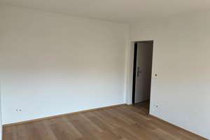 Helle 1-Zimmer Wohnung mit Balkon und Küche – Bahnstraße 19, 65451 Kelsterbach – Vorschaubild 2