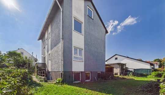 Bild von **Sanierungsbedürftiges EFH (ca.227m²) mit guter Raumaufteilung, Garten, gr. Garage -tolle Lage!**