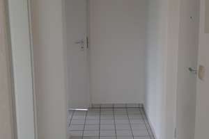 2 Zimmer Wohnung, 1. OG, Laminat, Tageslichtbad mit Dusche, Stellplatz im Hof – Karlsruher Straße 98, 1189 Coschütz/Gittersee, Dresden – Vorschaubild 5