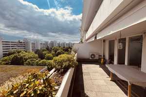 *Reserviert* OlyDorf: Schöne u. hoch gel. 100 m² 3-Zi.-Terrassenwohnung m. begehrtem Schnitt u. AC – Straßbergerstr. 4, 80809 München – Vorschaubild 2