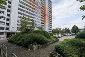 Nieder-Eschbach: Vermietete Eigentumswohnung im Erdgeschoss mit Tiefgaragenplatz