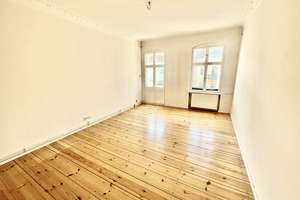 Altbau mit 2 Eingängen in Kreuzberg – provisionsfrei, Aufzug & Balkon