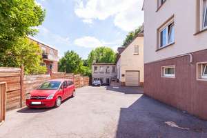 Mehrfamilienhaus mit großem Hintergebäude und Hofflächen für mehrere PKW – Die vollständige Adresse der Immobilie erhältst du vom Anbieter., 42651 Solingen-Mitte, Solingen – Vorschaubild 2