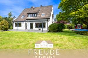 Freistehendes Einfamilienhaus in attraktiver Lage mit Pool, Sauna & Doppelgarage