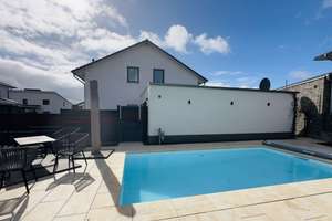 Modernes, energieeffizientes Einfamilienhaus inkl. Salzwasserpool, Einbauküche&Garage bei Wolfsburg! – Spatzenring 37, 38479 Tappenbeck – Vorschaubild 1