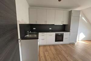 Renovierte 3 Zimmer in TOP Lage Wiesbaden Mitte – Die vollständige Adresse der Immobilie erhältst du vom Anbieter., 65189 Mitte, Wiesbaden – Vorschaubild 2
