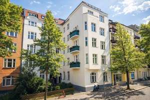 Dachwohnung im renovierten Altbau im Güntzelkiez