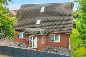 Surheide - Ein- bis Zweifamilienhaus in attraktiver Lage – Die vollständige Adresse der Immobilie erhältst du vom Anbieter., 27574 Schiffdorferdamm, Bremerhaven – Vorschaubild 2
