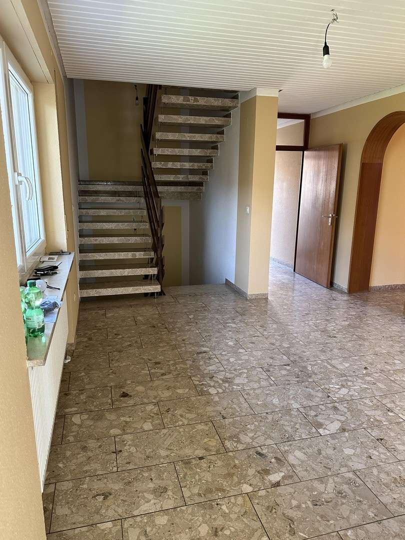 Immobilie in Buttenheim - Geräumiges Einfamilienhaus mit schönem Naturgarten und Einzelgarage - Bild 14