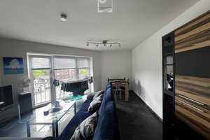 **Vermietet** Schöne 2-Zimmer-Wohnung in zentraler Lage – Düsseldorfer Straße 113-115, 47239 Duisburg – Vorschaubild 1